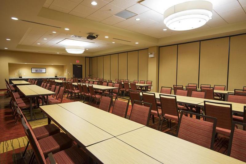 Courtyard By Marriott Cincinnati Midtown/Rookwood Buitenkant foto