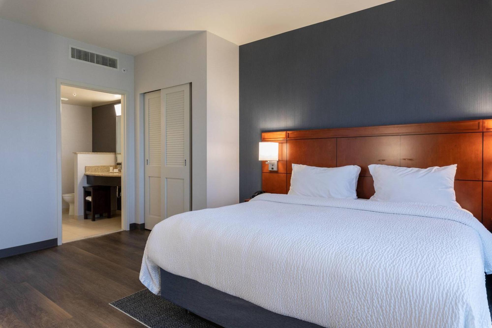 Courtyard By Marriott Cincinnati Midtown/Rookwood Buitenkant foto