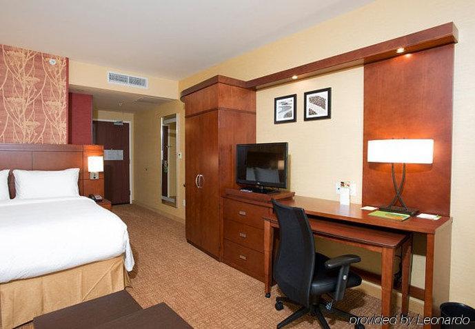 Courtyard By Marriott Cincinnati Midtown/Rookwood Buitenkant foto