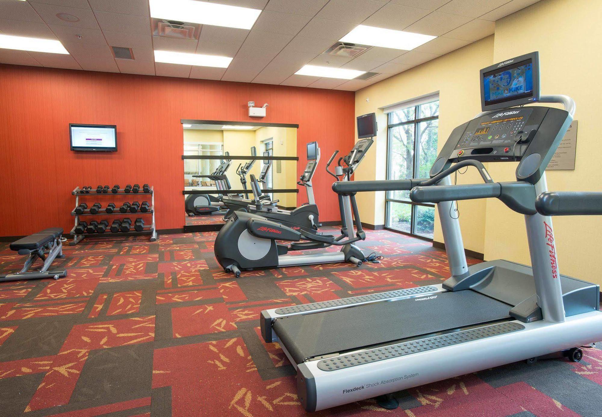 Courtyard By Marriott Cincinnati Midtown/Rookwood Buitenkant foto